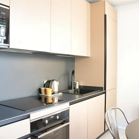 Bezzecca 9 - Design Loft Steps From The レッコ