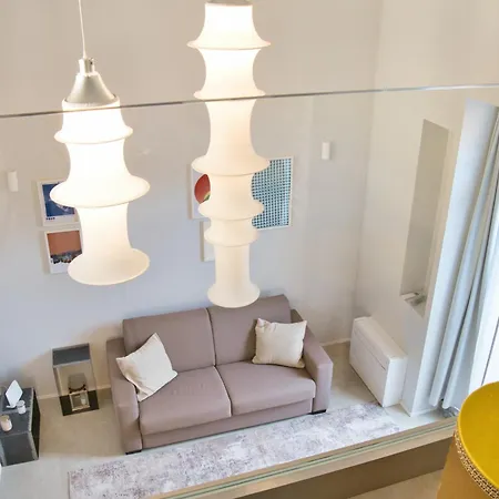 Bezzecca 9 - Design Loft Steps From The * レッコ